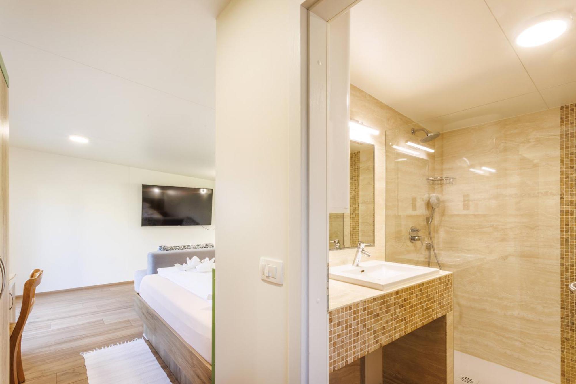 Mobile House Vegov Hram Otel Dol pri Ljubljani Dış mekan fotoğraf