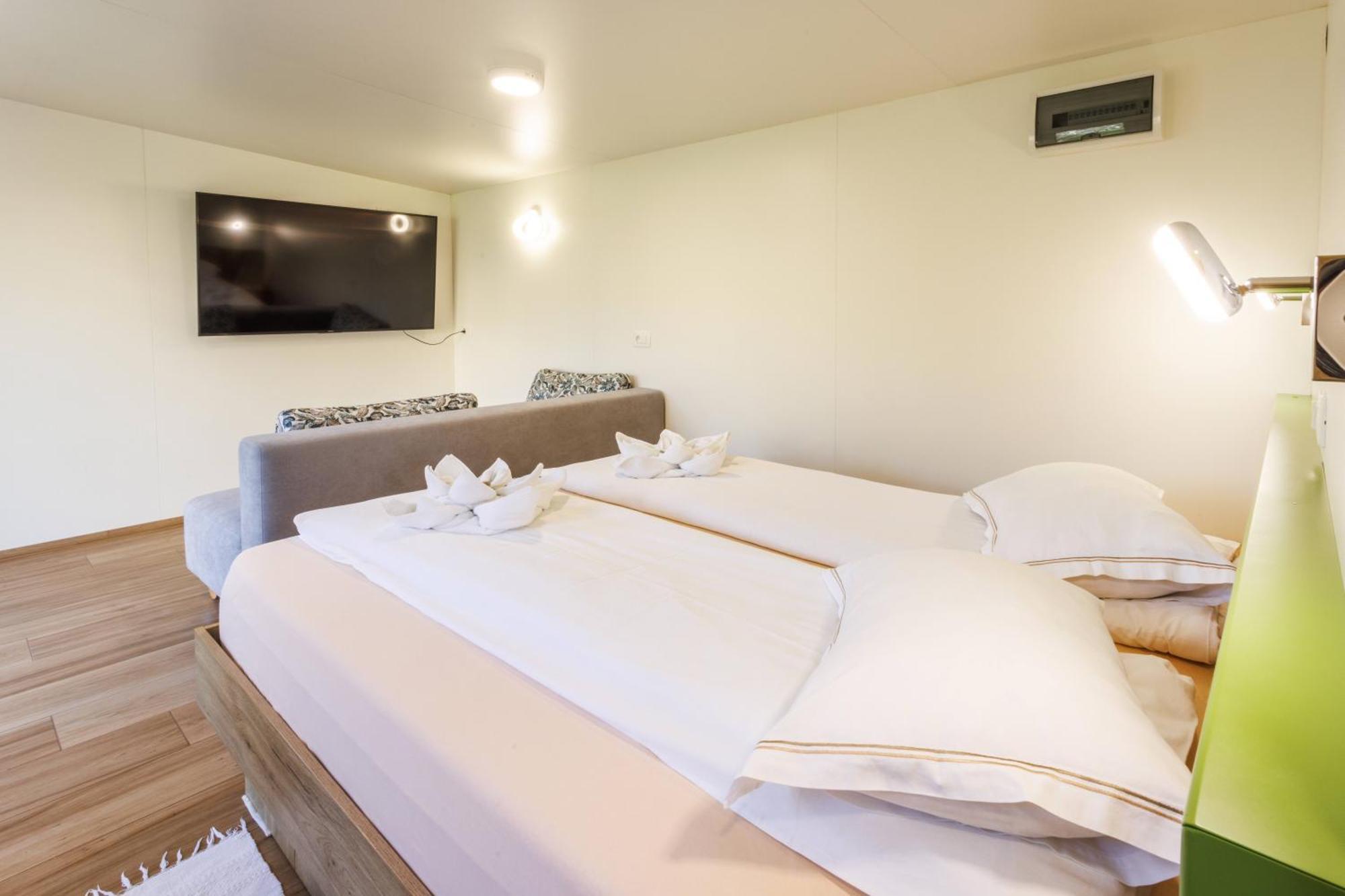 Mobile House Vegov Hram Otel Dol pri Ljubljani Dış mekan fotoğraf
